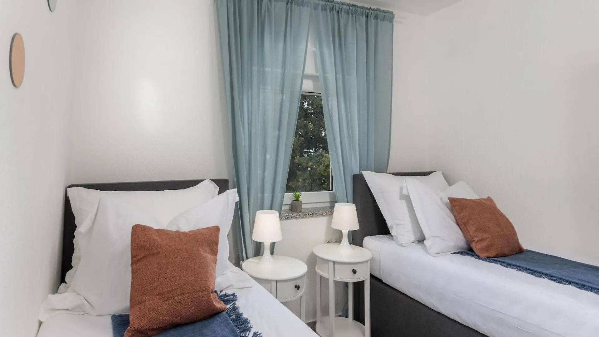 Spacious Apartment With Balcony And Pool For Use Crikvenica