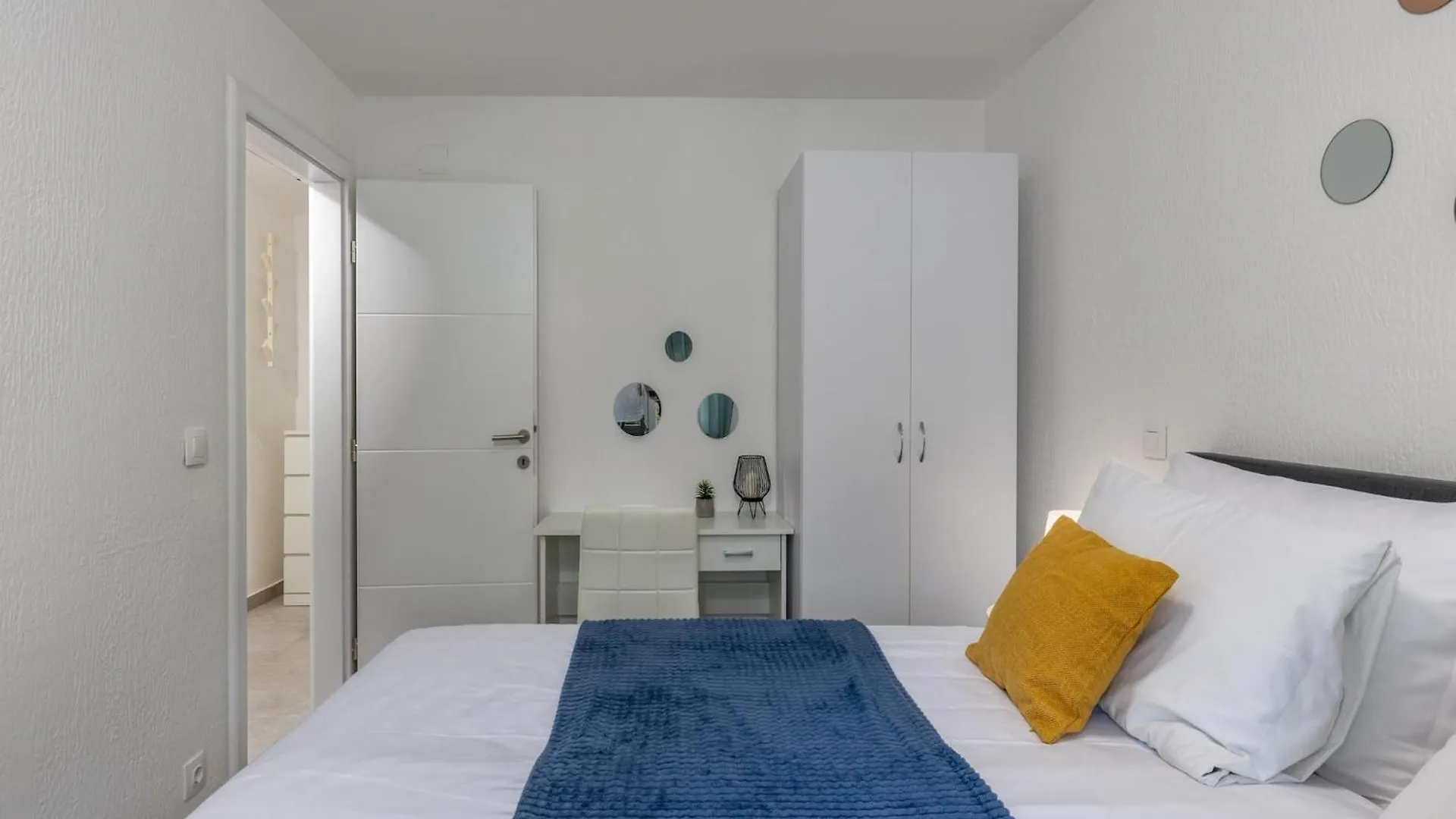 Spacious Apartment With Balcony And Pool For Use Crikvenica